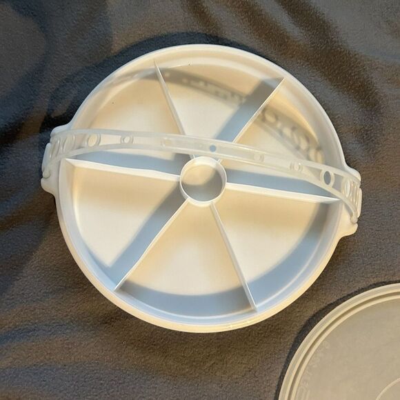 Tupperware Relish‎ Tray #405-9 Vegetable 6 Section Serving Lid 224-9 Handle Vtg - Picture 4 of 6